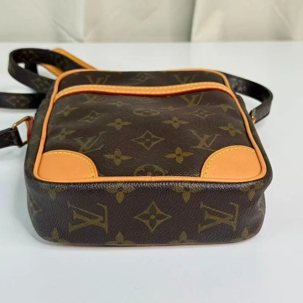 Louis Vuitton Monogram Canvas Crossbody Bag Brown & Beige Trimmed - Picture 5 of 8